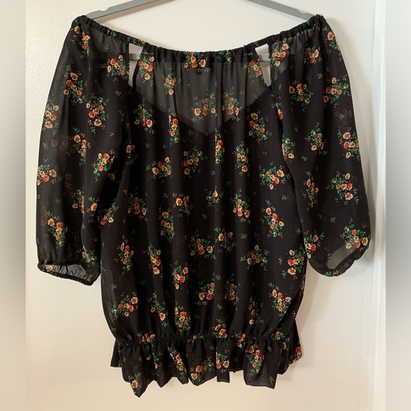 Guess 3/4 sleeve blouse - Picture 4 of 4